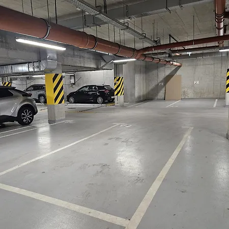 Апартаменти Urban Opolska 10 No 77a - Balcony - Air Condition - Rooftop Garden - Free Garage Катовіце